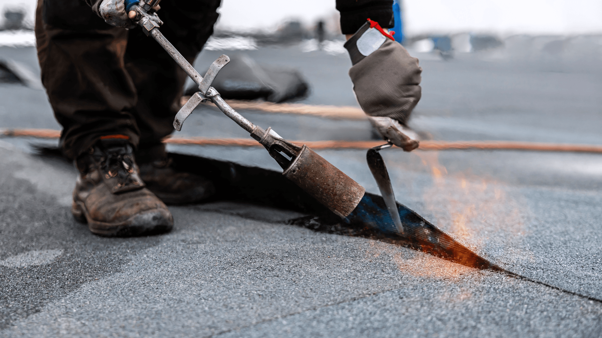 Commercail roofing putting on roof